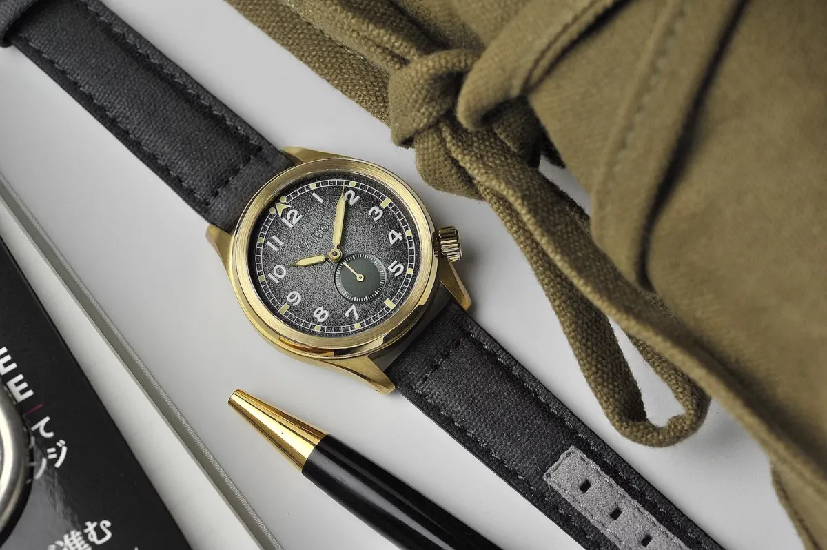 Vario 1945 D12 Bronze Edition на Time+Tide