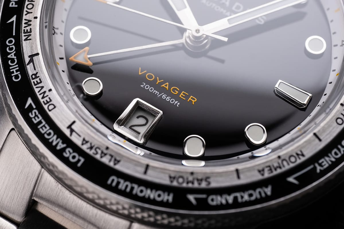 Малазийцы Alcadus представили на Kickstarter новинки 2026 года. Расширение коллекции Voyager Worldtimer GMT