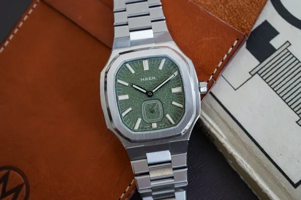 Maen Manhattan 37 Ultra-Thin на Monochrome