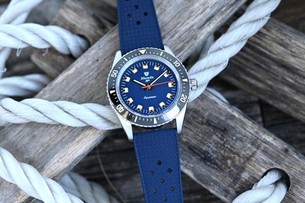 Nivada Grenchen Antarctic Diver Aquamar на Monochrome