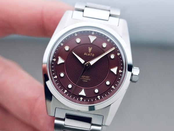 Alato Arvet Burgundy на Mainspring