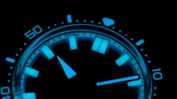 Zelos Thresher 44 от Watch Geek