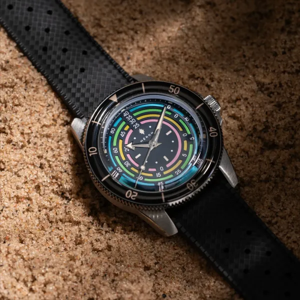 Британцы Heron Watches вернули в продажу Marinor Rainbow Black и представили новую расцветку Marinor Rainbow White