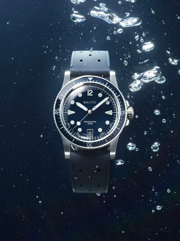Французы Baltic представили новую версию модели Aquascaphe MK2 - с датой