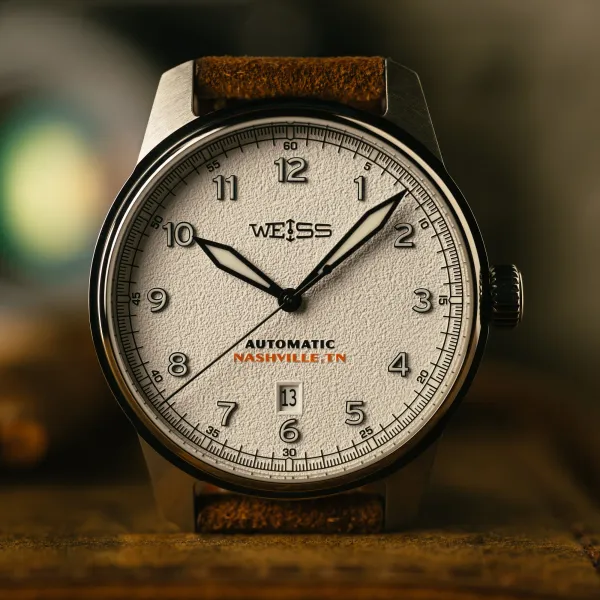 Американцы Weiss представили лимитированную серию 42mm Automatic Standard Issue Field Watch with Date: Textured White Dial